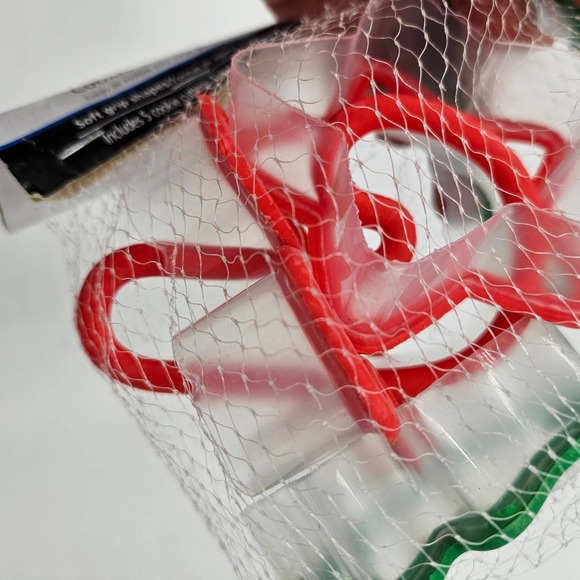 Mainstays Soft Grip Christmas Cookie Cutters Set Of 5 - Picture 5 of 9